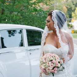 Smooches Organic Airbrush Tanning - Beautiful Bride with a natural medium toned custom airbrush tan