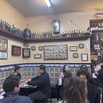 El Xampanyet - Tapas Bars Near Me - Barcelona, B