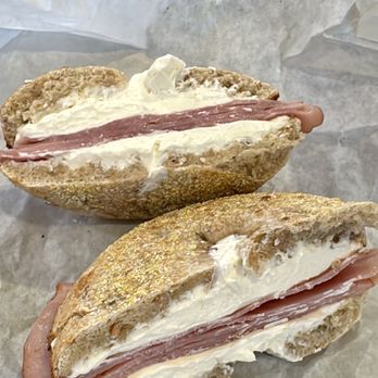 Bagel Street Cafe - Multi-grain bagel cream cheese and ham - Bagels Near Me - Brentwood, California Bagel Street Cafe - Multi-grain bagel cream cheese and ham - Bagels Near Me - Brentwood, California
