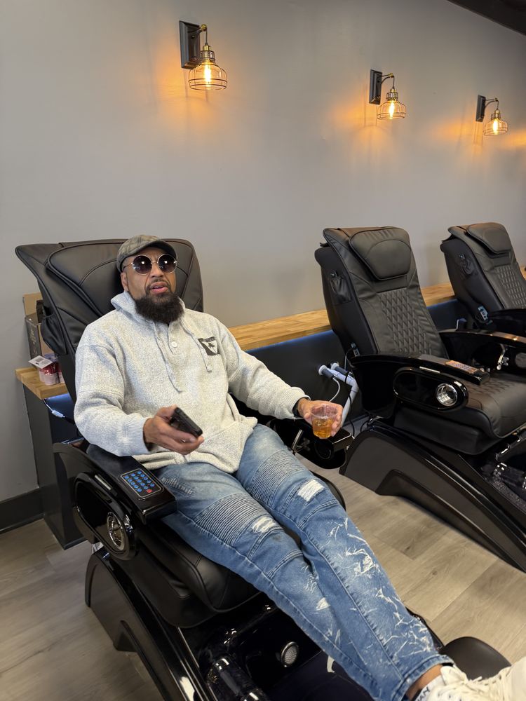 FMO Fine Grooming Logo