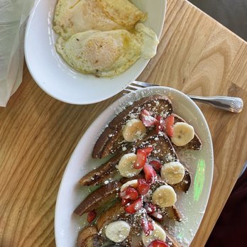 AR's Breakfast & Brunch - El tango French toast and 2 over easy eggs on the side - Breakfast & Brunch Near Me - Overland Park, Kansas AR's Breakfast & Brunch - El tango French toast and 2 over easy eggs on the side - Breakfast & Brunch Near Me - Overland Park, Kansas