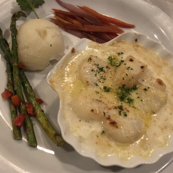 Le Petit Bistro - Scallops. Not fresh and bitter. Sauce is super thin like milk. Avoid! - French Near Me - Mountain View, California Le Petit Bistro - Scallops. Not fresh and bitter. Sauce is super thin like milk. Avoid! - French Near Me - Mountain View, California