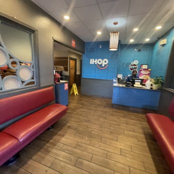 IHOP - .... - American Near Me - Madera, California
