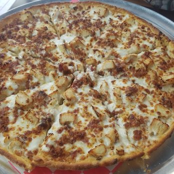 Pizza Twist - Large Chicken Bacon Ranch Pizza (8 slices) - Pizza Near Me - Ashburn, Virginia
