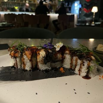 Jade Beverly Hills - Onyx Roll - Japanese Near Me - Beverly Hills, California Jade Beverly Hills - Onyx Roll - Japanese Near Me - Beverly Hills, California