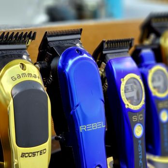Horizon West Barber Shop - Our barbers are equipped with the top of the line tools to provide you with the best haircuts! - Barbers Near Me - Winter Garden, Florida Horizon West Barber Shop - Our barbers are equipped with the top of the line tools to provide you with the best haircuts! - Barbers Near Me - Winter Garden, Florida