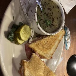 Sneekers Cafe - My grilled cheese and Rhode Island clam chowder