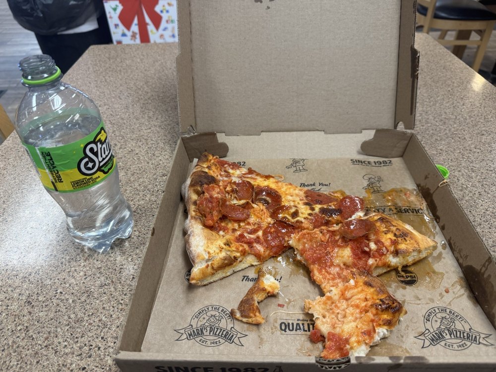 Mark's Pizzeria Logo