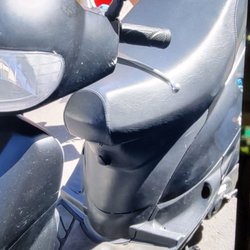 Scooter Rentals Oahu - The moped I rented!