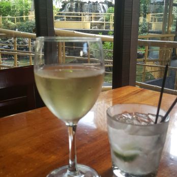 Pagoda Floating Restaurant - Great price on power hour drinks - Hawaiian Near Me - Honolulu, Hawaii
