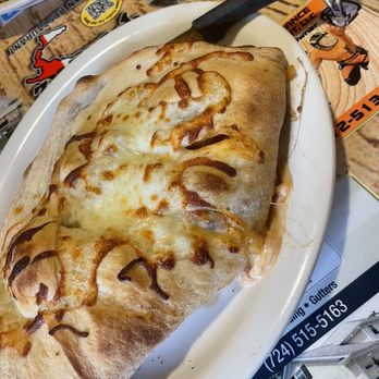 pizzです。 Papa Zuzu's Pizza, 535 NE Columbia Blvd, Portland, OR 97211