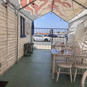 Marisco's Germán - outside seating - Seafood Near Me - Escondido, California