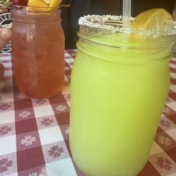 Bennett's Pit Bar-B-Que - Barbeque Near Me - Gatlinburg, Tennessee