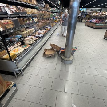 ALDI - Food and garbage  on floor - Grocery Near Me - Natick, Massachusetts
