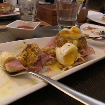 Dante Next Door - Crab Cakes "Benedict" - Italian Near Me - Cleveland, Ohio