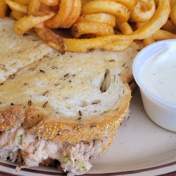 Coral Cafe - Tuna melt - American Near Me - Burbank, California