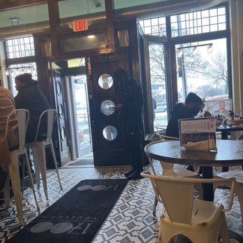 1700 Pull Up - If it's cold outside, please dress warm because they keep the inside door open, and there's a lot of traffic - Comfort Food Near Me - Milwaukee, Wisconsin