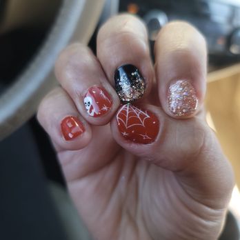 Pamper Me Nails & Spa - Nail Salons Near Me - Hesperia, California