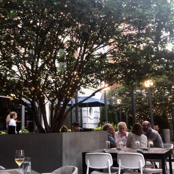 Somerset - Outdoor area - American Near Me - Chicago, Illinois