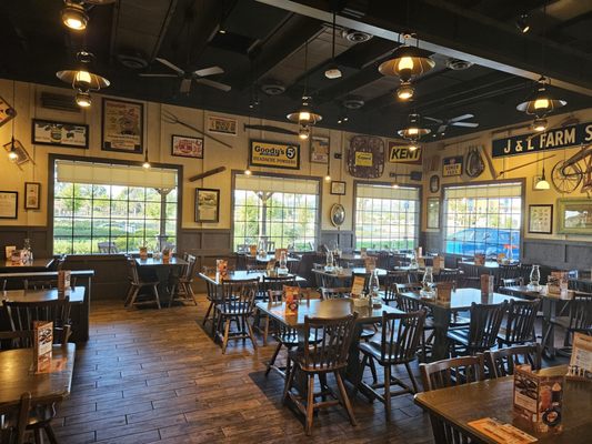Cracker Barrel Old Country Store by null