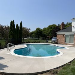 Wess Crete - Broom finished pool patio