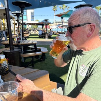 Golden Road Brewing - Outdoor seating for a crowd - New American Near Me - Anaheim, California Golden Road Brewing - Outdoor seating for a crowd - New American Near Me - Anaheim, California