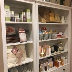 Nicole Renee Skincare - Retail Gifts & Skincare!