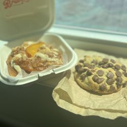 Bravory Bakehouse - The classic chocolate cadet (chocolate chip cookie)