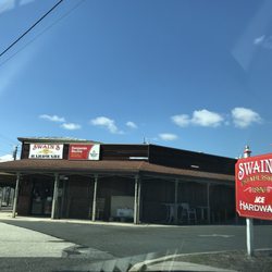 Swain's Hardware - Plaza entrance from the street.