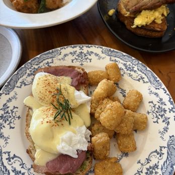 Peak - Smoked duck Benedict - Thai Near Me - Alameda, California