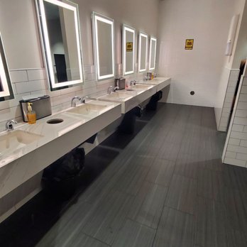 Gold's Gym - Ocala - Gyms Near Me - Ocala, Florida