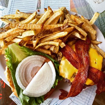 Diamond Lake Junction Cafe & Quick Mart - Bacon Cheeseburger with fries - Diners Near Me - Chemult, Oregon