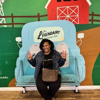Legendairy Milkshake Bar - Me - Ice Cream & Frozen Yogurt Near Me - Nashville, Tennessee