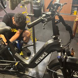 La Cicla Bike Shop - We repair E-Bikes