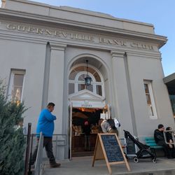 Nimble & Finn's - Outside