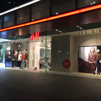 Plaza sing outlet h&m