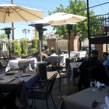 Baily's Old Town - Nice outdoor patio - New American Near Me - Temecula, California