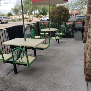 Del Taco - Outdoor seating for us on this 60 degree weather. - Mexican Near Me - Chandler, Arizona Del Taco - Outdoor seating for us on this 60 degree weather. - Mexican Near Me - Chandler, Arizona