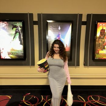 AMC Highlands Ranch 24 - Cinema Near Me - Highlands Ranch, Colorado