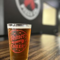 Oak City Pizza Deer Creek - They have draft beer. July 2022.
