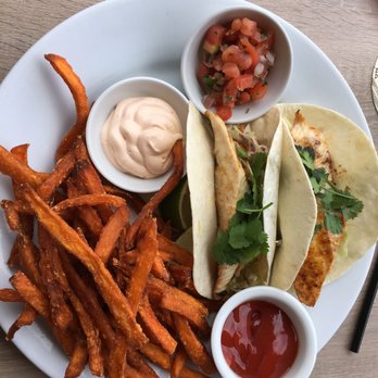 Ama Ama Restaurant - Fish tacos - very good - New American Near Me - Kapolei, Hawaii