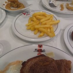 Boi e Brasa - Ótimo lugar e serviço de rodízio é buffet. Apaixonada na cebola empanada deles! Recomendo!!!