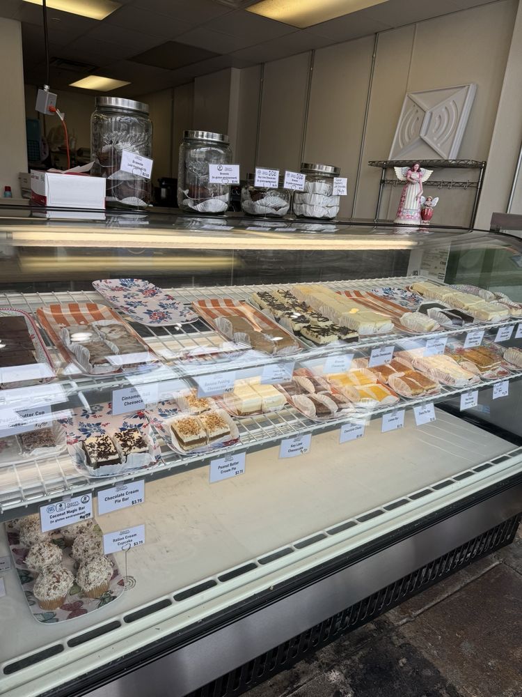 Flavors Bakery Logo