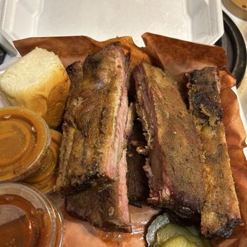 The Wine House - Ribs and pickled veggies with roll. - Barbeque Near Me - Gulfport, Florida The Wine House - Ribs and pickled veggies with roll. - Barbeque Near Me - Gulfport, Florida