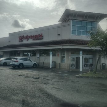 Walgreens - Front of building - Drugstores Near Me - Honolulu, Hawaii