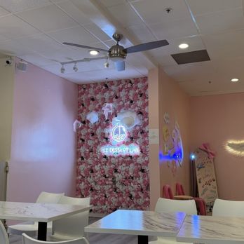 Le Dessert Lab - Sitting Area - Desserts Near Me - Richmond, California Le Dessert Lab - Sitting Area - Desserts Near Me - Richmond, California