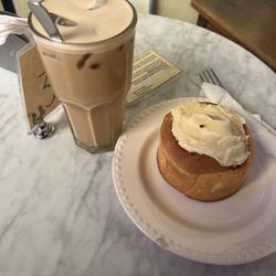 Cafébre - Horchata iced latte and roll de canela