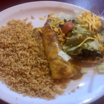 El Marques Mexican Restaurant - Carne Asada Tostada and Enchilada combo plate - Mexican Near Me - Tonopah, Nevada El Marques Mexican Restaurant - Carne Asada Tostada and Enchilada combo plate - Mexican Near Me - Tonopah, Nevada