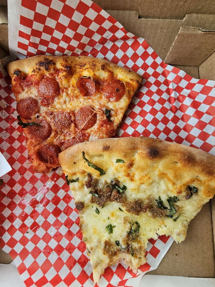 Food from Front Street Pizza