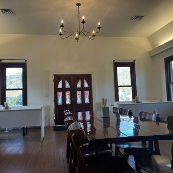 The Riv Cafe - Inside - Breakfast & Brunch Near Me - The Dalles, Oregon